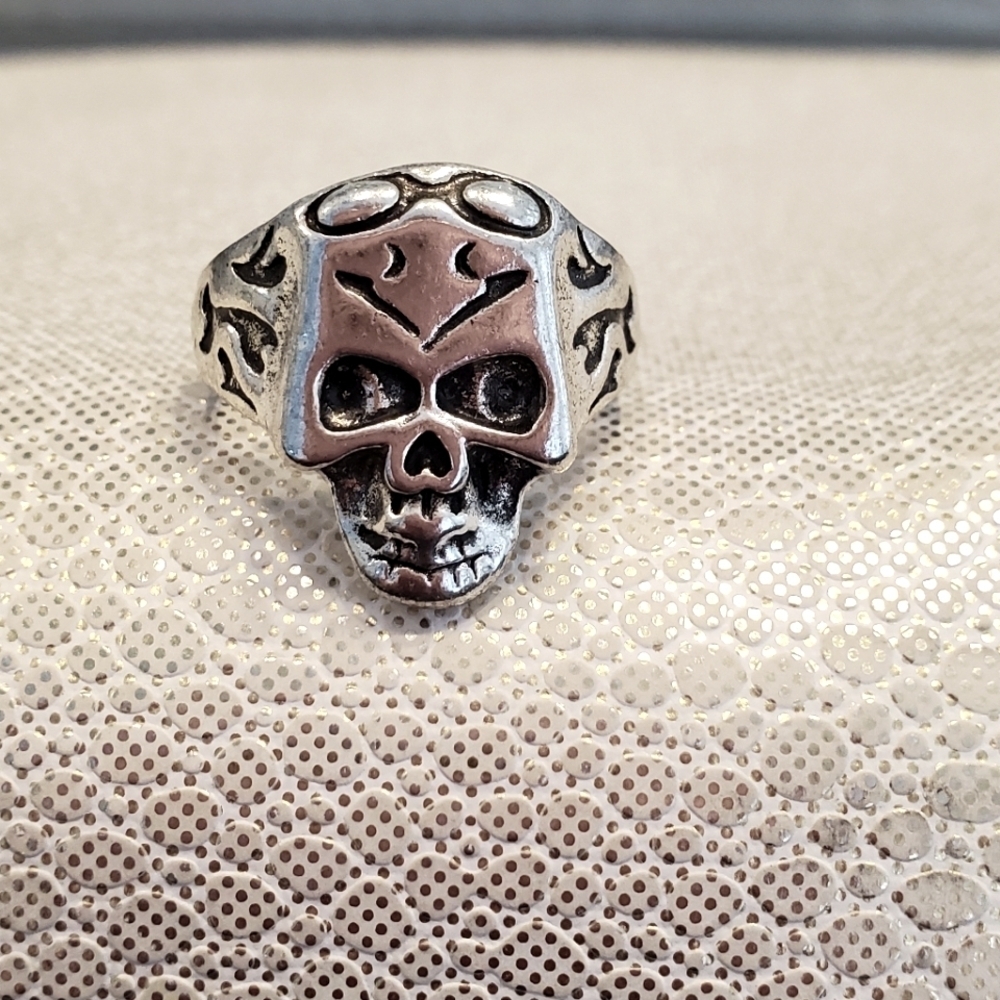 💚5/$25 Bundle Lot Of 3 Silver & Black Toned Skull Ring Set Size 7, 7.5 & 8 - Picture 4 of 4